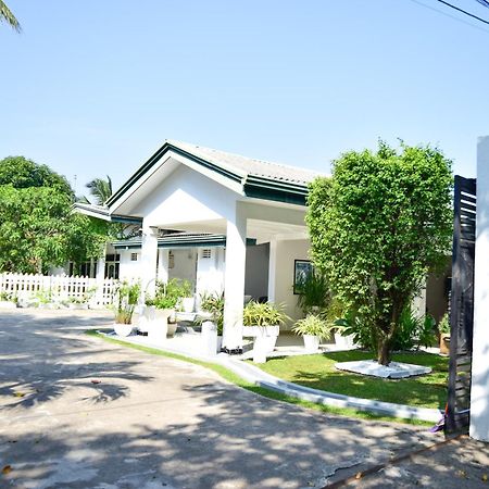 The Bamboo Tree Transit Hotel Katunayaka Esterno foto