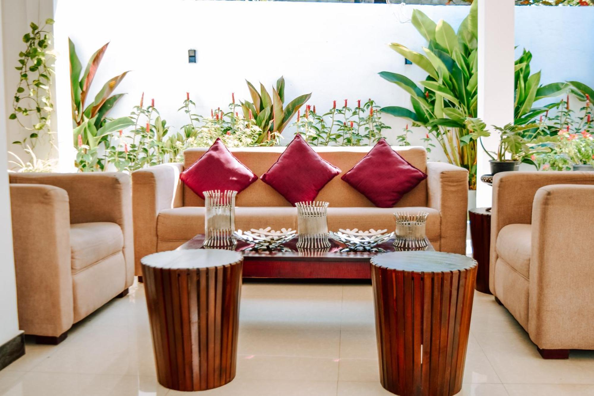 The Bamboo Tree Transit Hotel Katunayaka Esterno foto