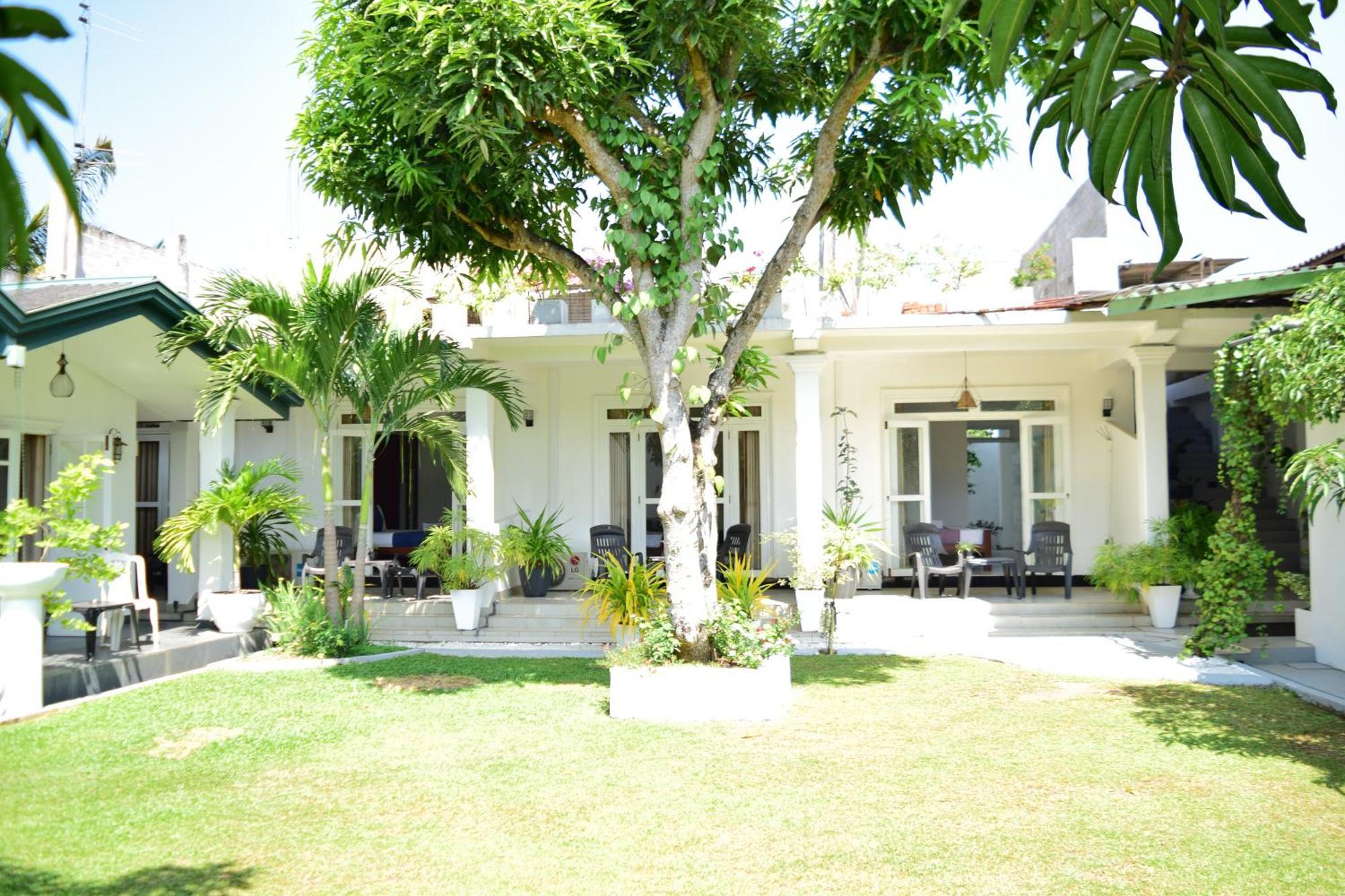 The Bamboo Tree Transit Hotel Katunayaka Esterno foto